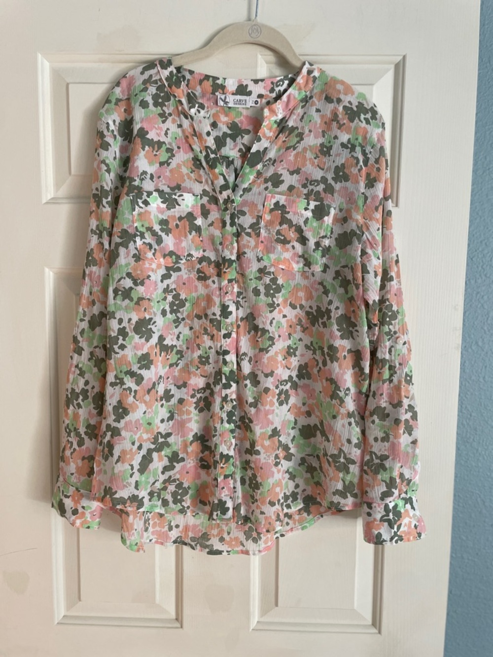 Carve designs 100% organic cotton button down top size medium